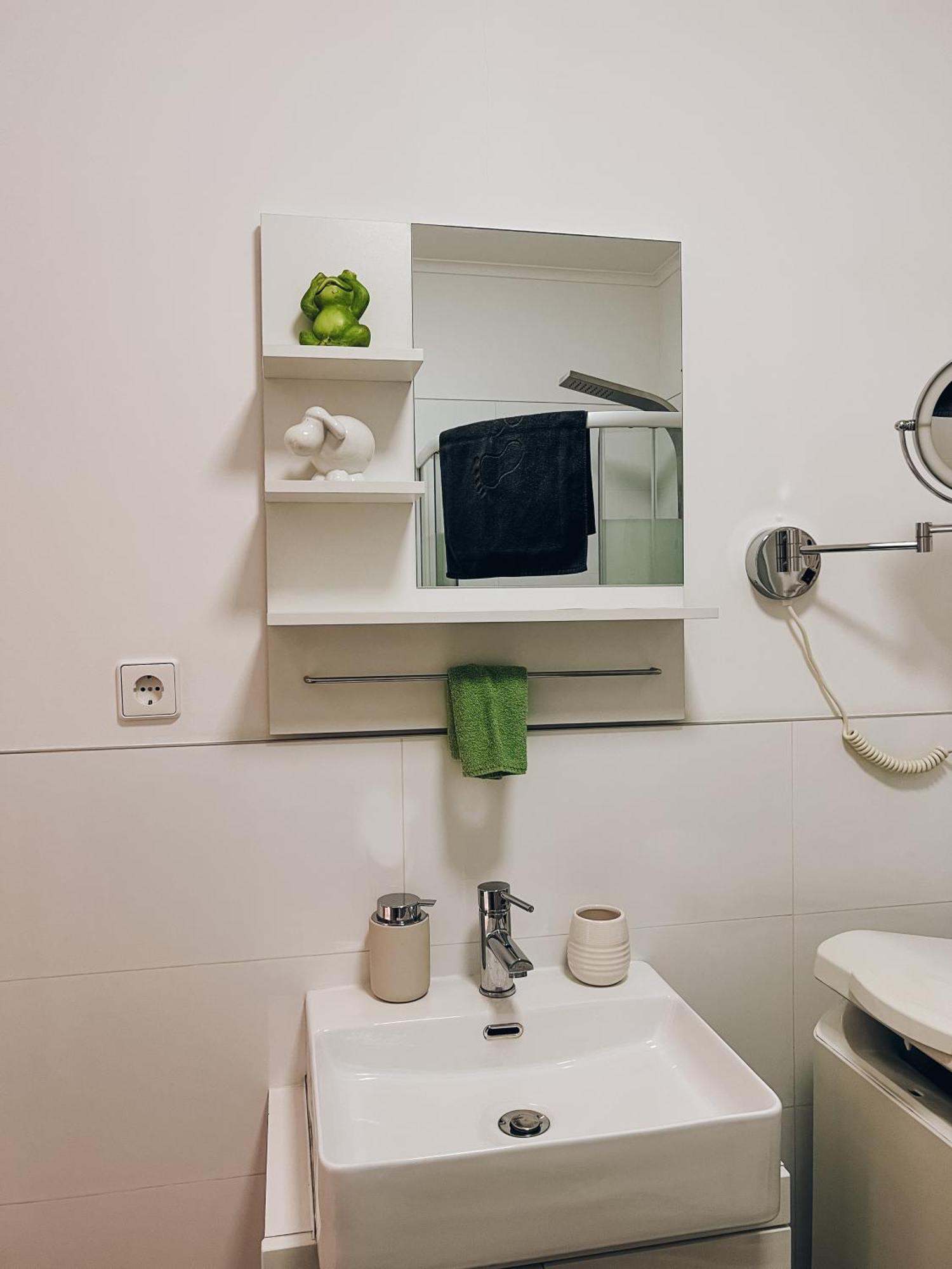 Neuwertiges Apartment Mit Kostenlose Privatparkplatz Auch Fuer Transporter Geeignet R1 Freiberg am Neckar Exterior foto